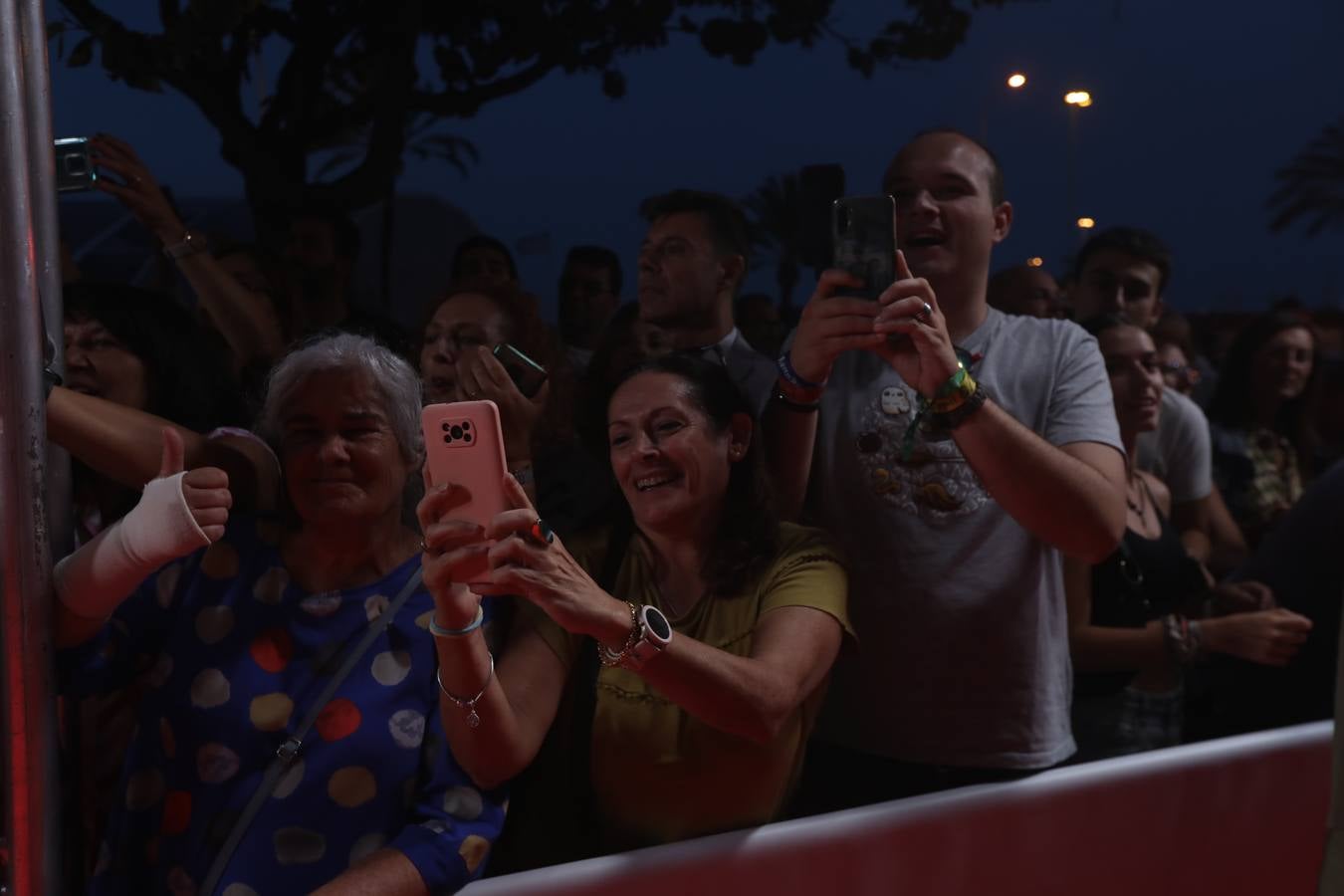 Alfombra roja: Cádiz recibe a las estrellas del South al ritmo de la Macarena