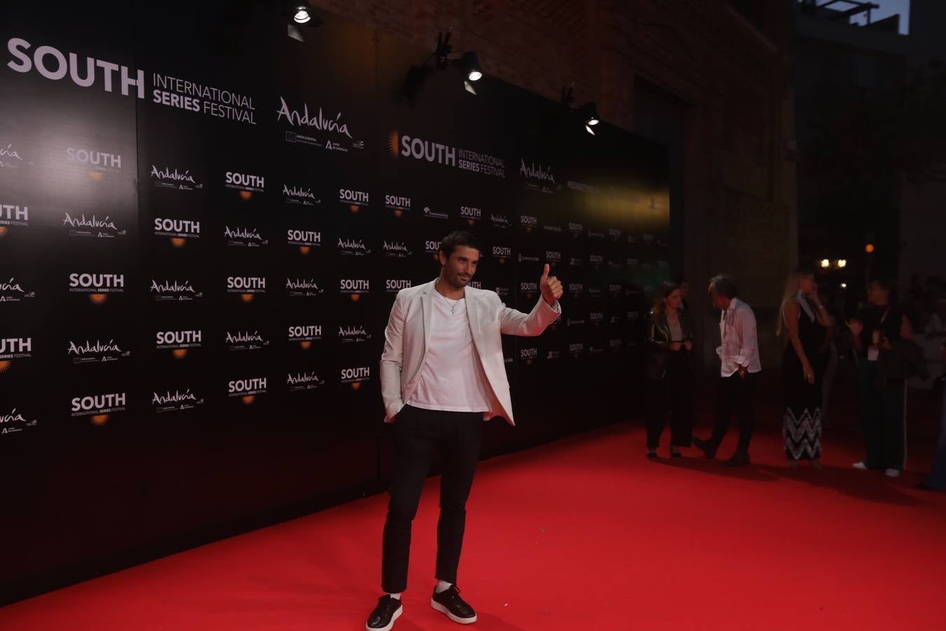 Alfombra roja: Cádiz recibe a las estrellas del South al ritmo de la Macarena