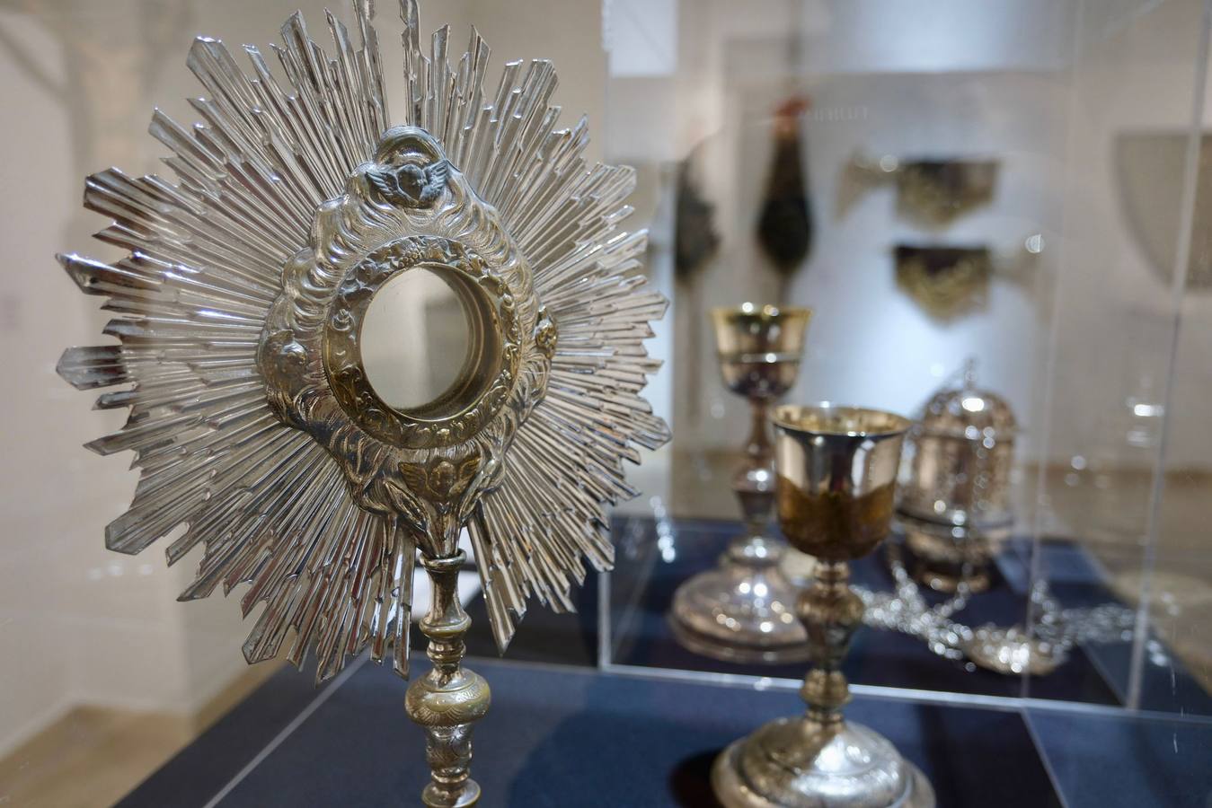 Fotos: Inaugurada la muestra de la hermandad del Caminito en la Fundación Cajasol