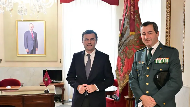 El nuevo coronel jefe de la Guardia Civil de Cádiz visita la delegación de la Junta y el Ayuntamiento de la capital