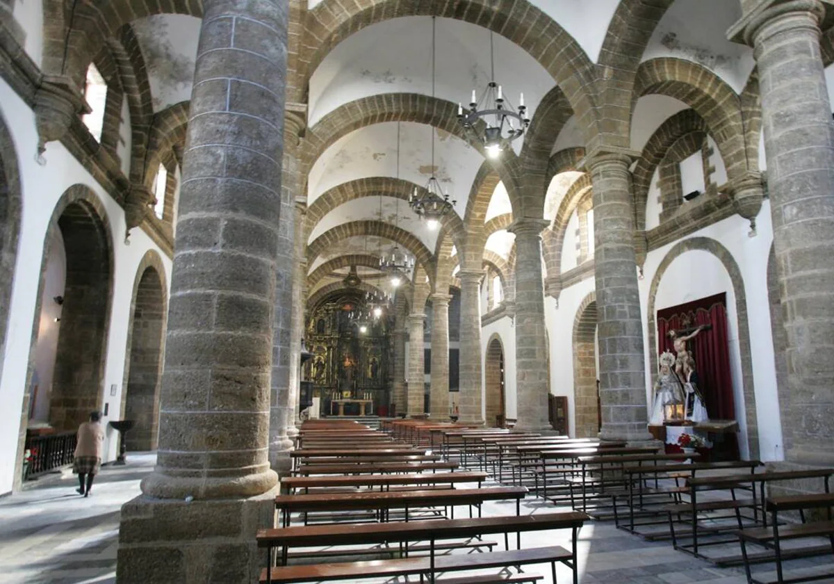 Obispado y El Perdón llegan a un acuerdo para hacer más accesible la capilla de la cofradía en la iglesia de Santa Cruz