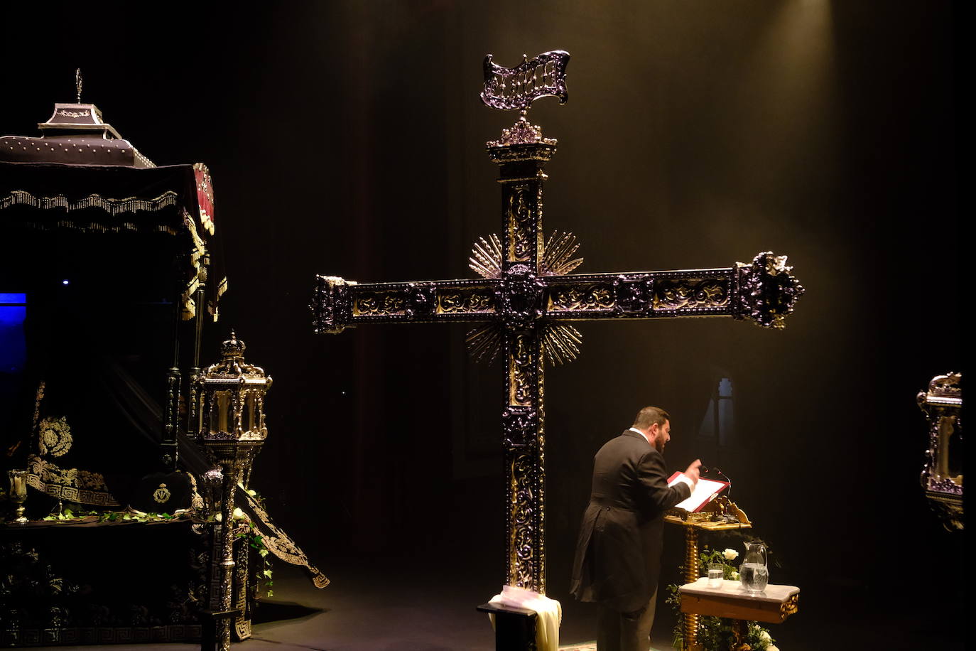 Fotos: Pregón de la Semana Santa de Cádiz de 2024 a cargo de Fernando Díaz