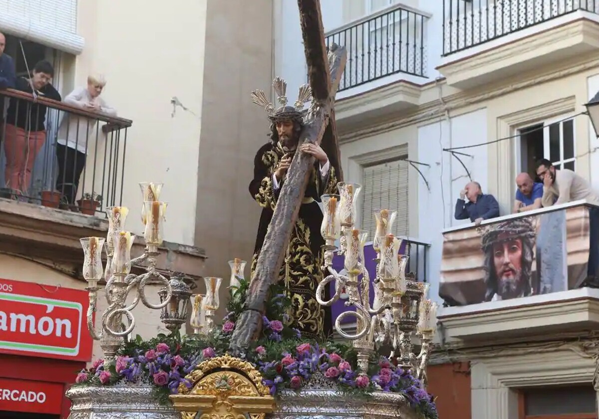 Horarios e itinerarios del Sábado de Pasión en la Semana Santa de Cádiz 2024