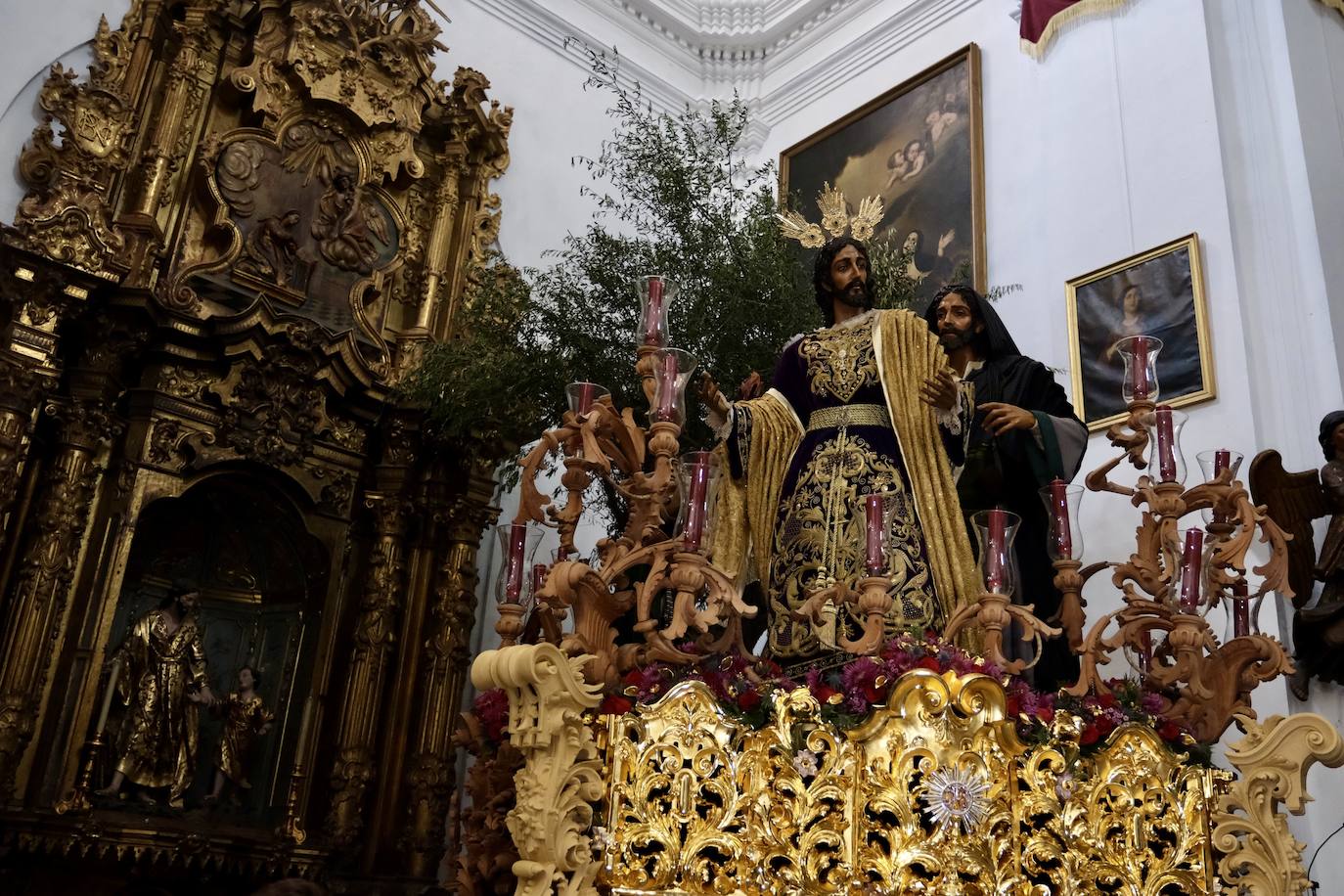 Fotos: El Prendimiento en el Lunes Santo de la Semana Santa de Cádiz 2024