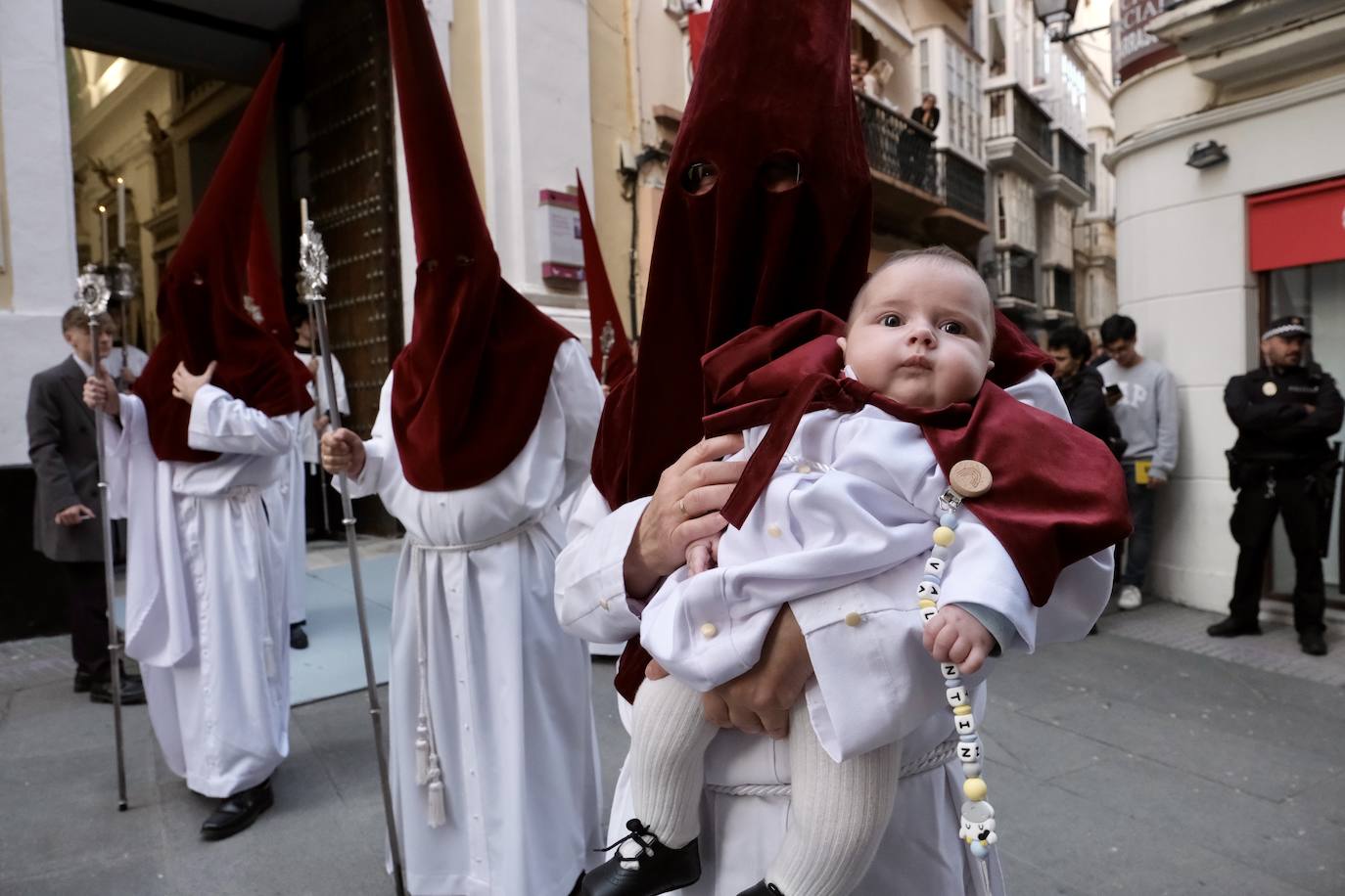 Fotos: Ecce-Homo en el Martes Santo de la Semana Santa de Cádiz