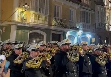 Vídeo: Rosario volvió a causar sensación por las calles de Cádiz
