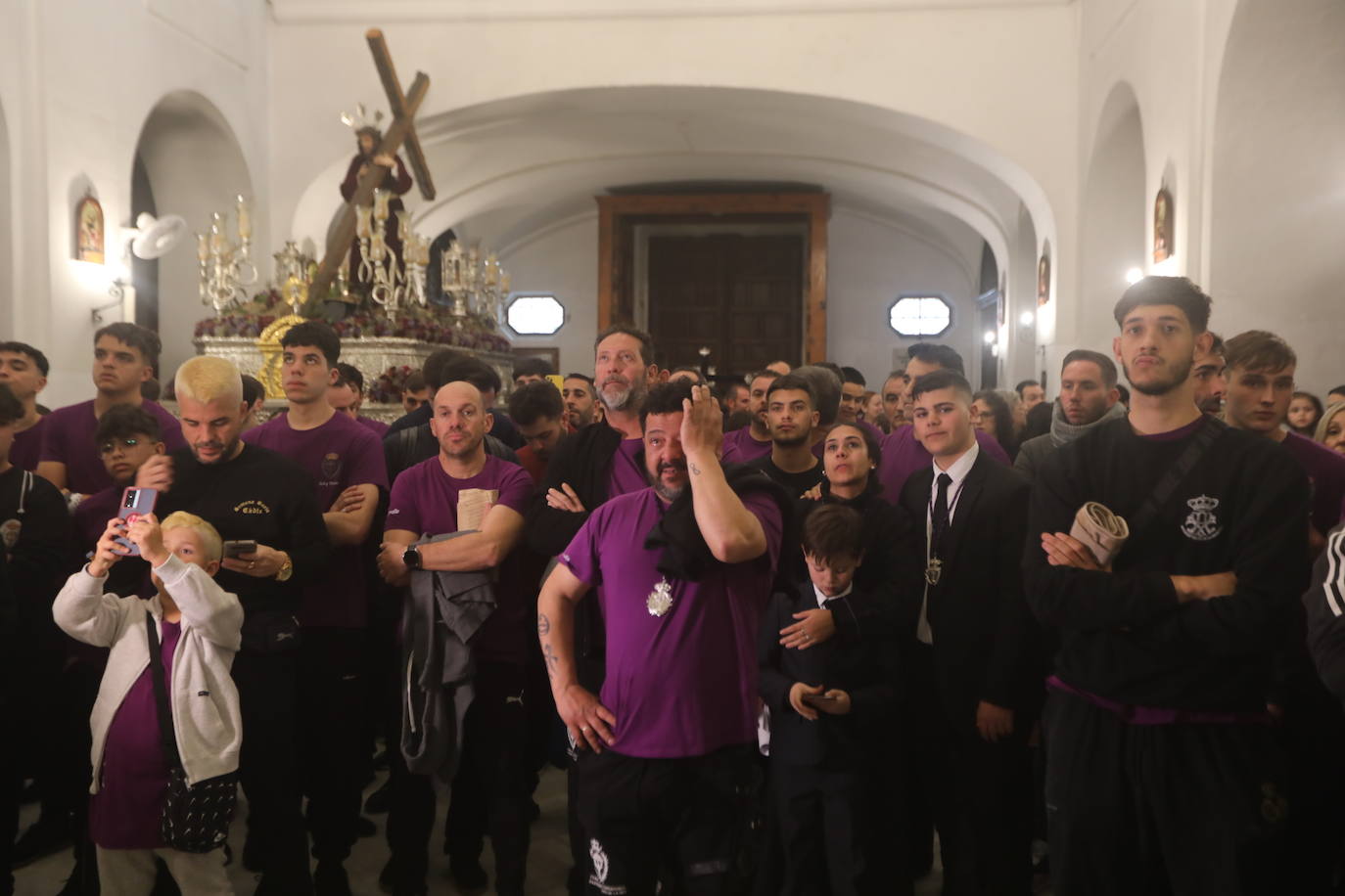 Fotos: Viernes Santo pasado por agua en Cádiz