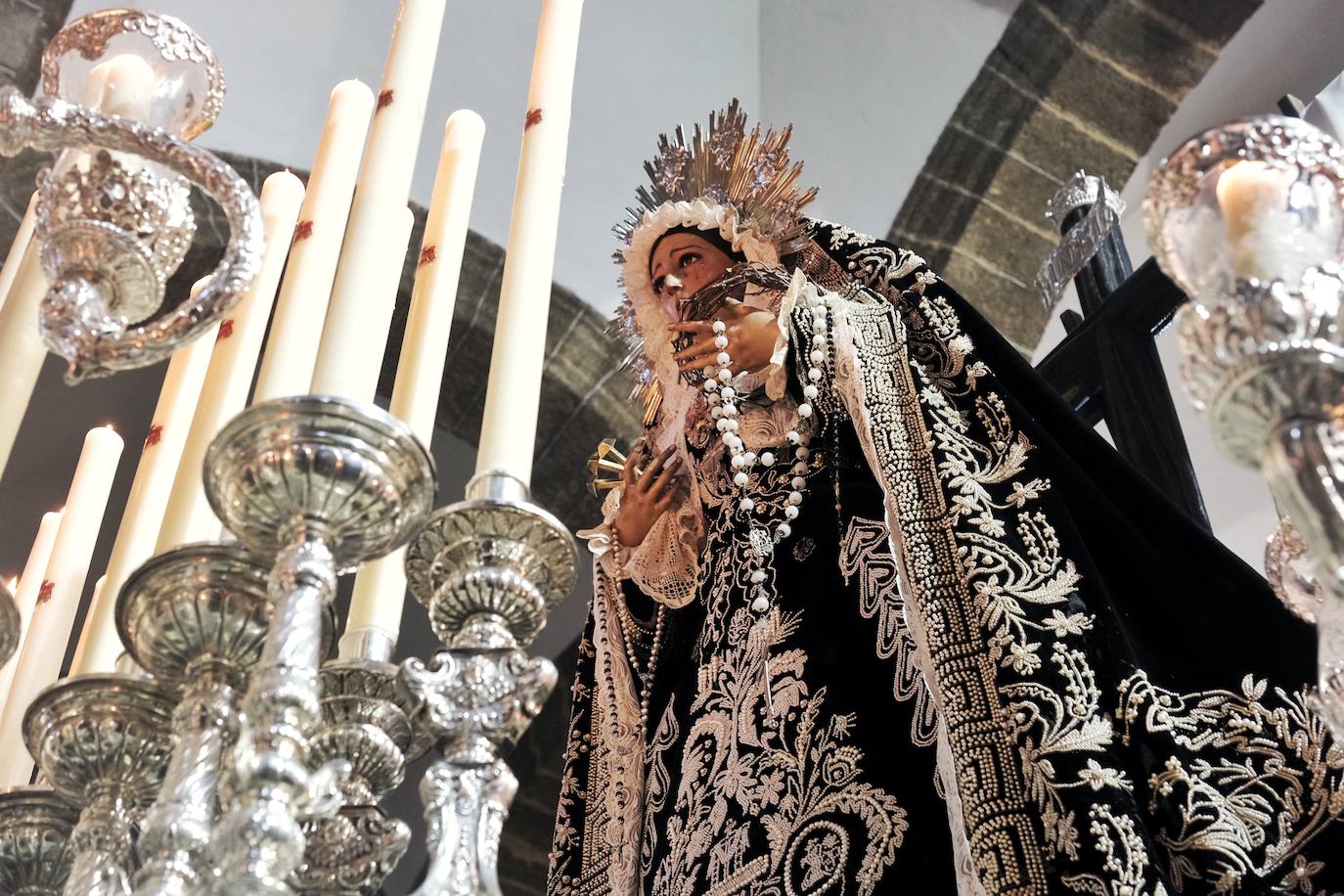 Fotos: Santo Entierro este Sábado Santo en la Semana Santa de Cádiz 2024