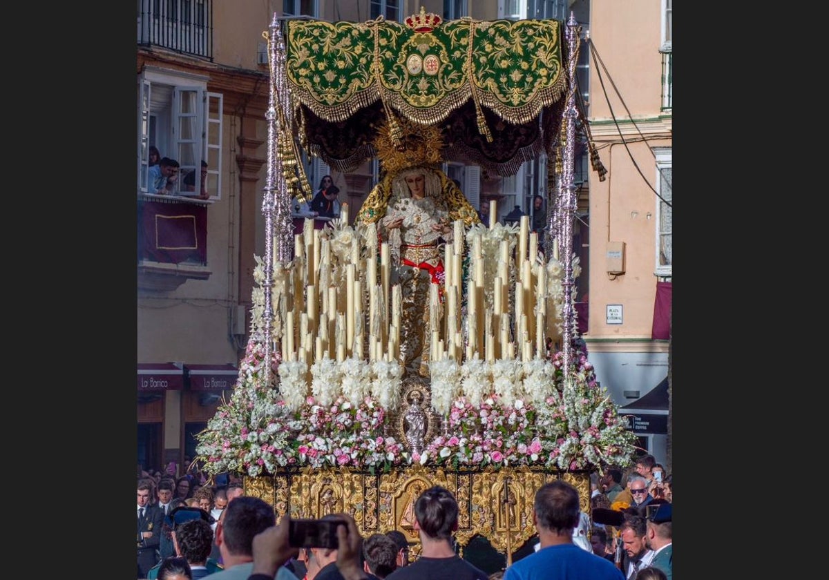 Paso a la venta en Cádiz: la hermandad del Amor aprueba la venta del palio de la Esperanza