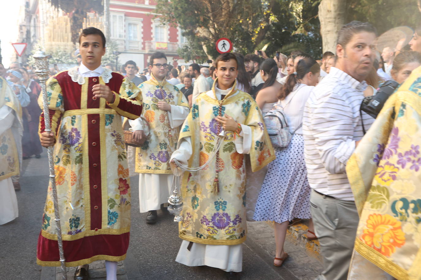 Fotos: La Virgen del Carmen procesiona por las calles de Cádiz