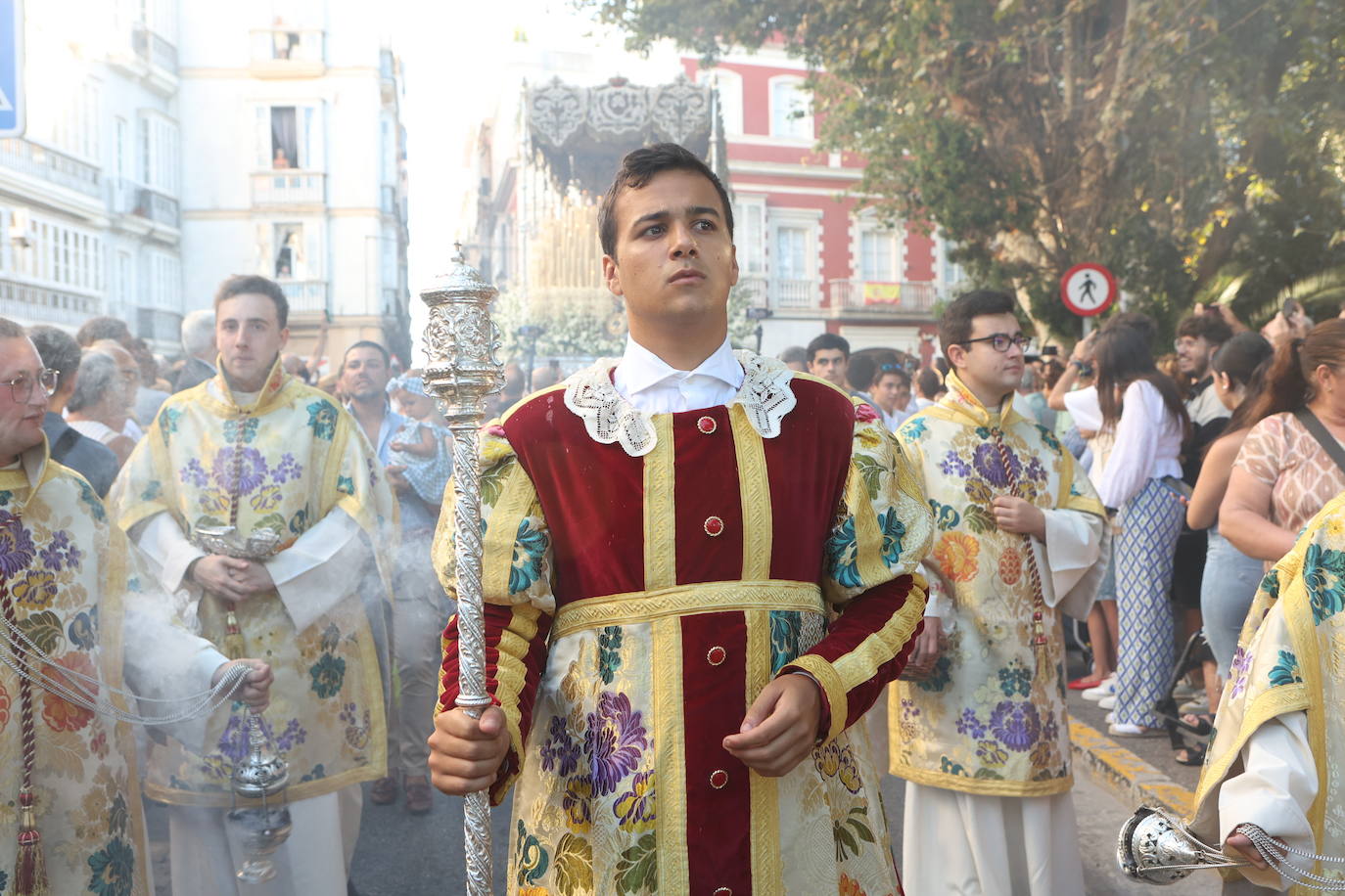 Fotos: La Virgen del Carmen procesiona por las calles de Cádiz