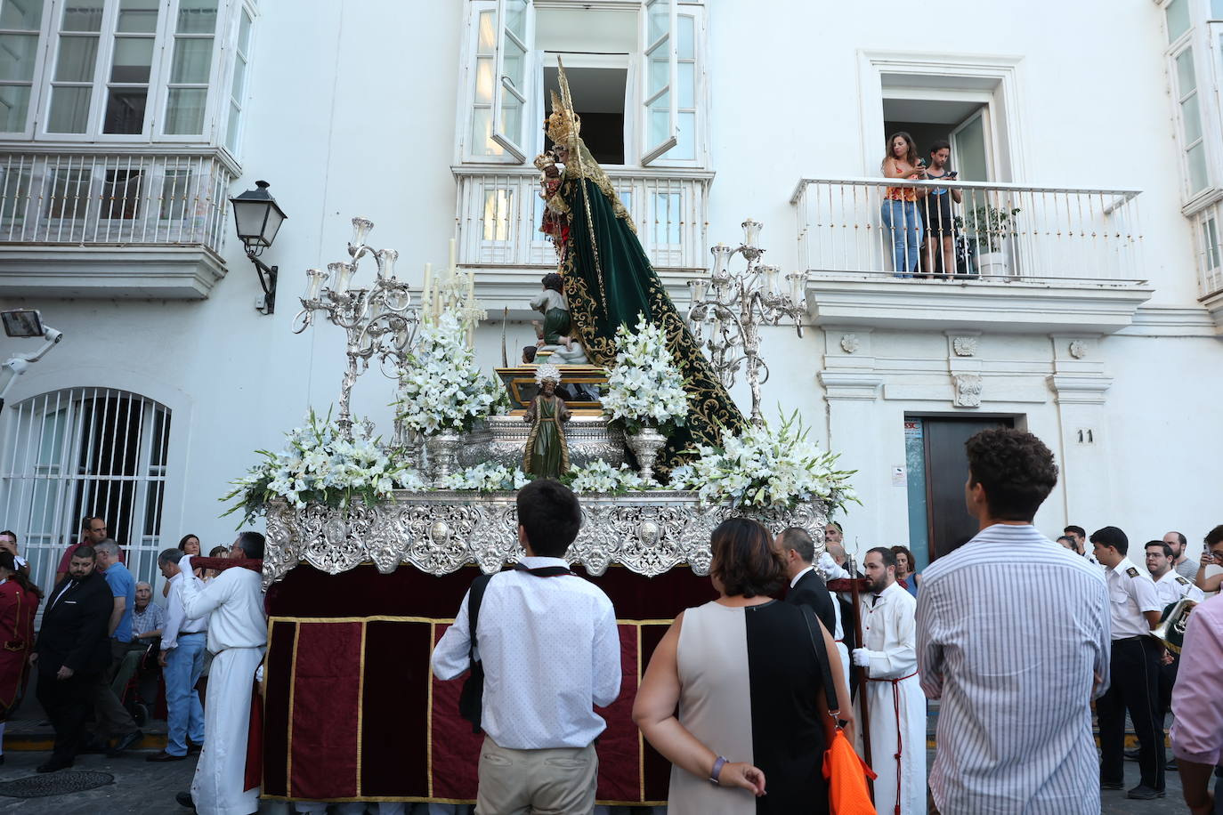 Fotos: Procesión de la Virgen de los Desamparados en Cádiz