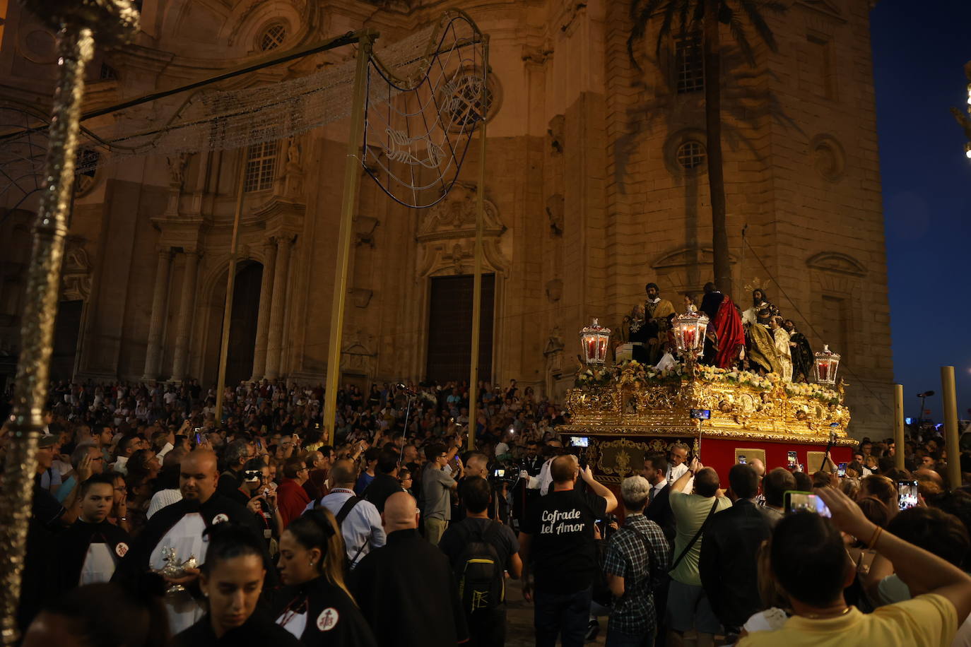 Fotos: Procesión extraordinaria de la Sagrada Cena en Cádiz