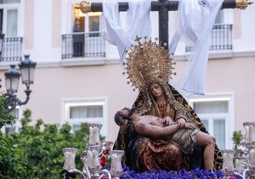 Vía Crucis Cádiz 2025: con la esperanza puesta en el cielo