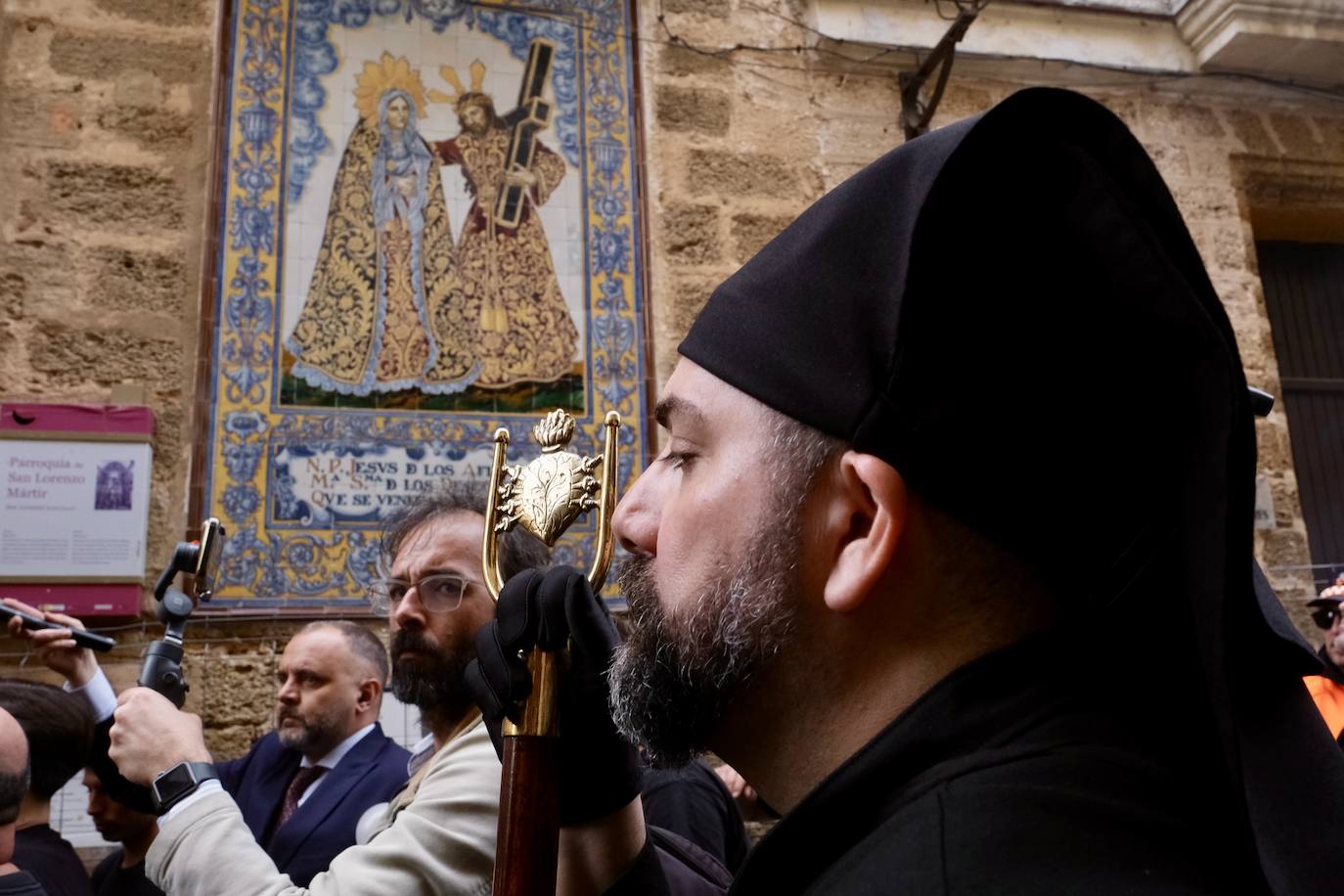 Servitas en el Viernes de Dolores de la Semana Santa de Cádiz 2025