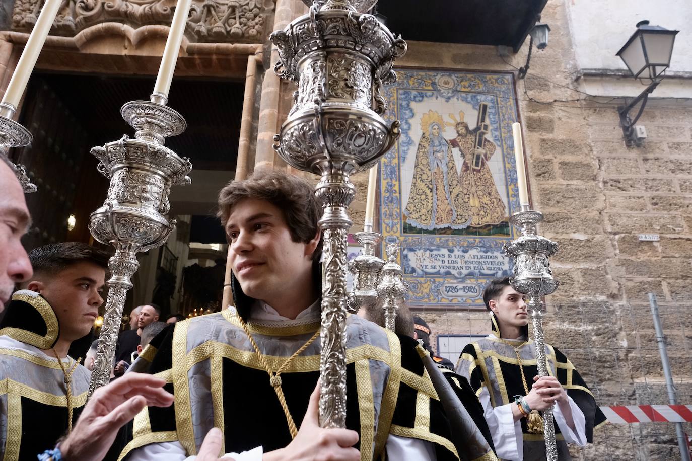 Servitas en el Viernes de Dolores de la Semana Santa de Cádiz 2025