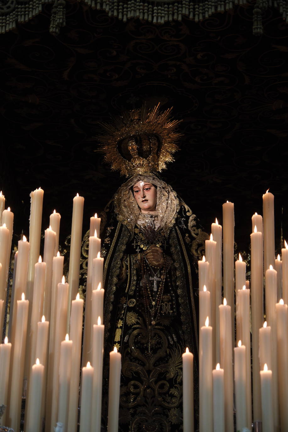 Servitas en el Viernes de Dolores de la Semana Santa de Cádiz 2025