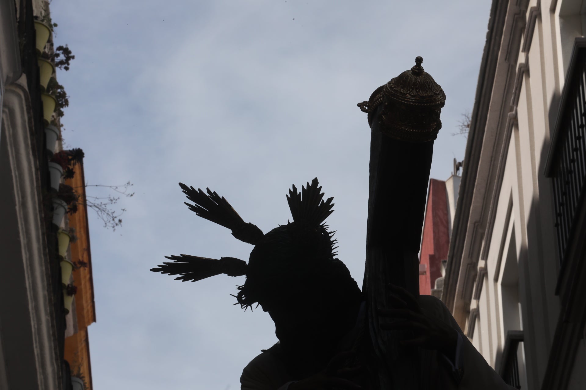 Las imágenes de Nazareno del Amor en la Semana Santa de Cádiz 2025