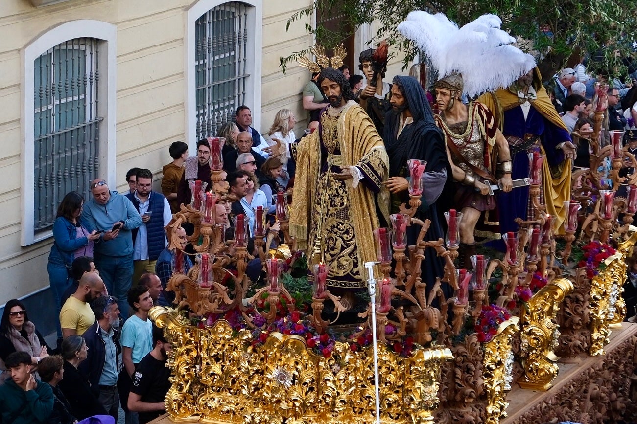 Las imágenes de Prendimiento en la Semana Santa de Cádiz 2025