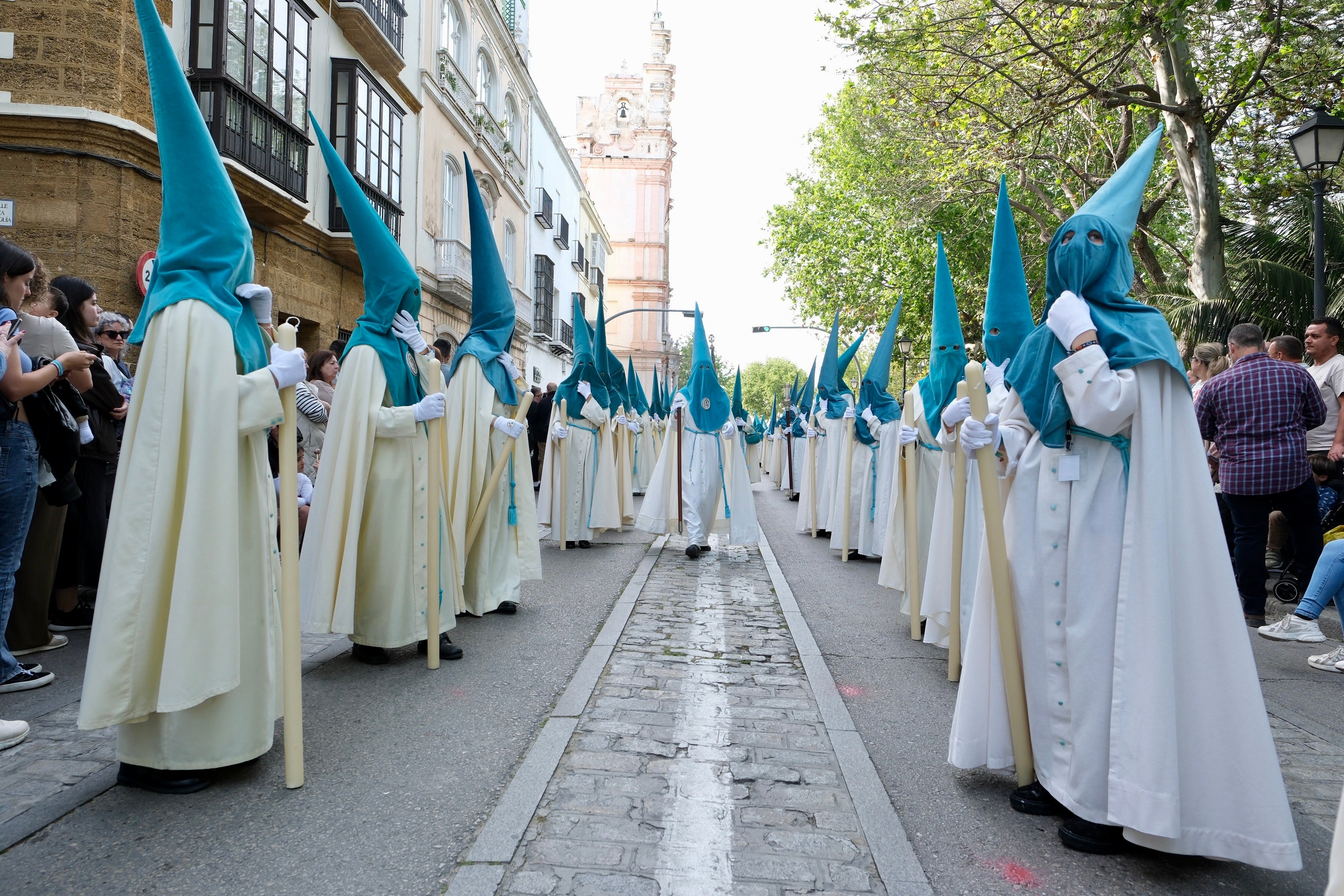 Las imágenes de Prendimiento en la Semana Santa de Cádiz 2025
