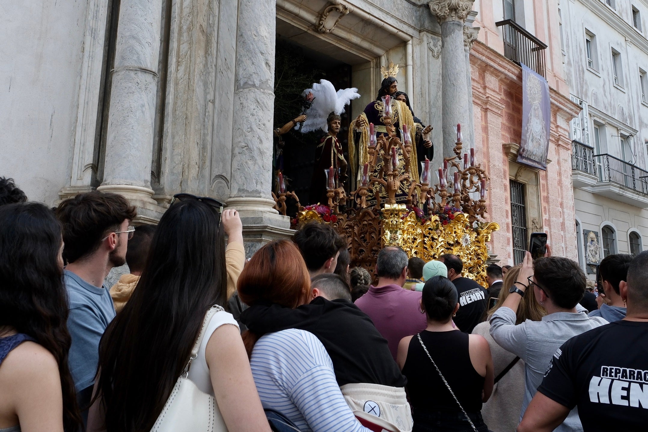 Las imágenes de Prendimiento en la Semana Santa de Cádiz 2025