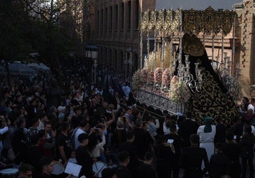 Las imágenes de Cigarreras en la Semana Santa de Cádiz 2025