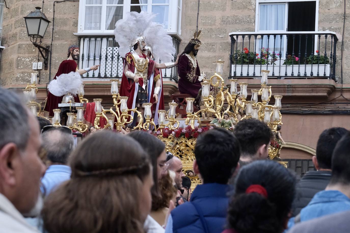 Las imágenes de Cigarreras en la Semana Santa de Cádiz 2025