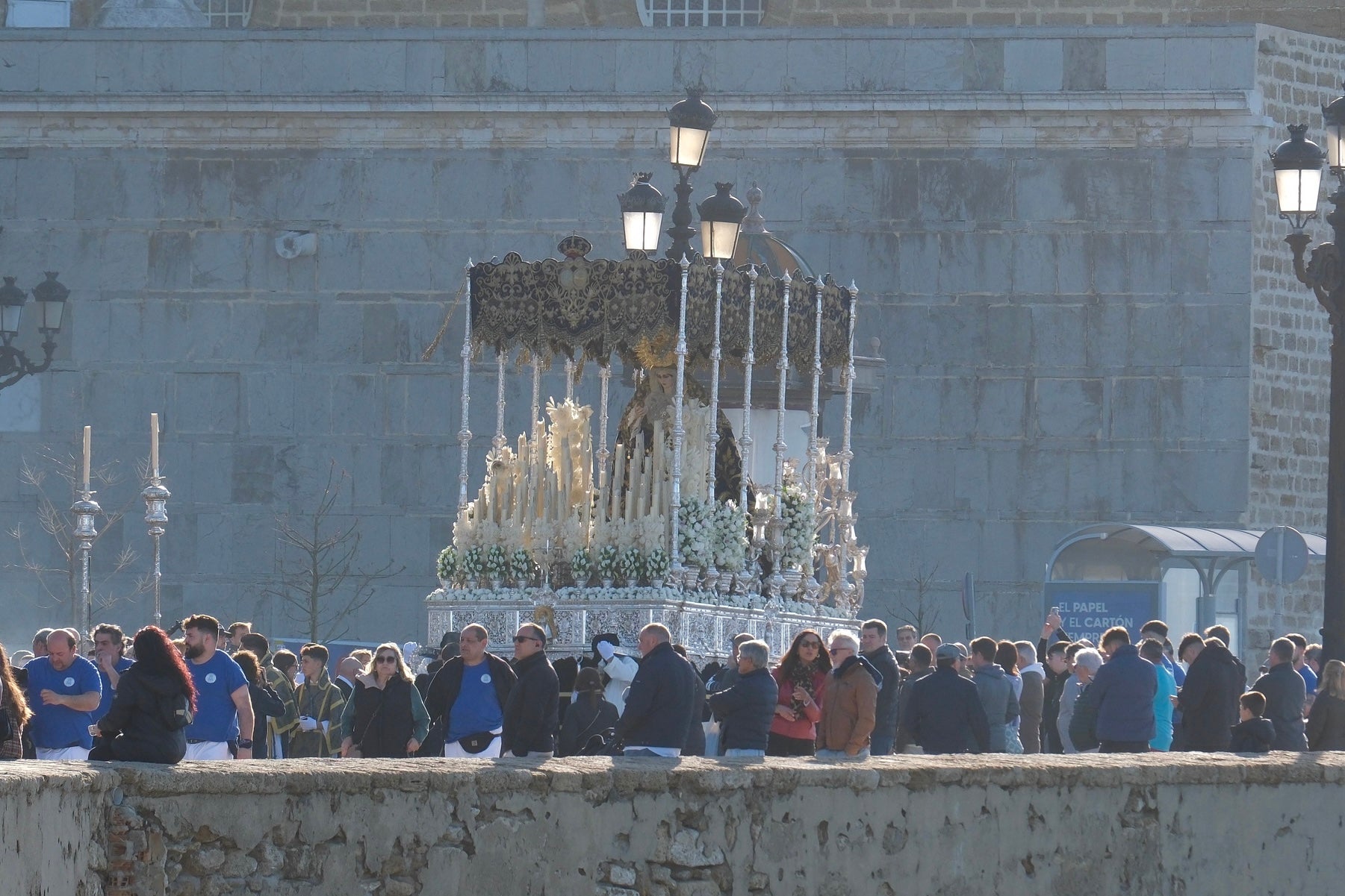La archicofradía de La Palma regresa al barrio de la Viña