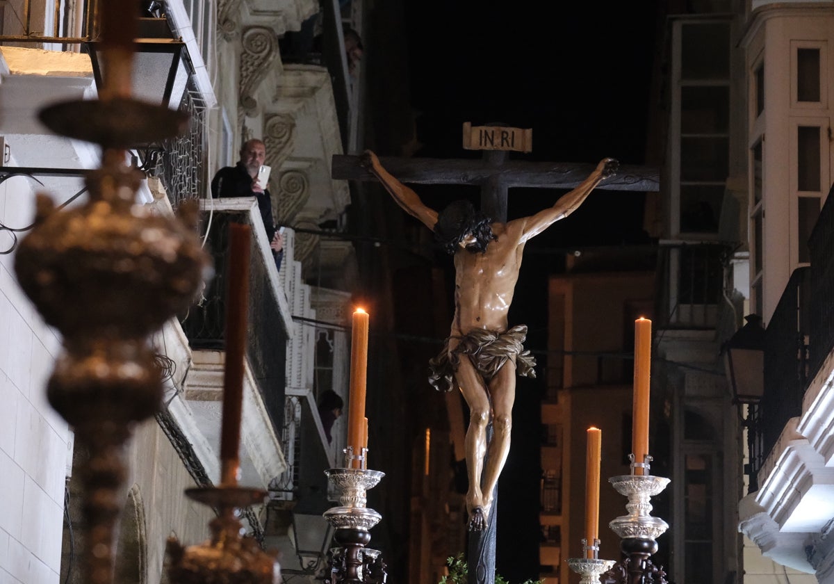 Fotos: Buena Muerte el Viernes Santo en la Semana Santa de Cádiz 2025
