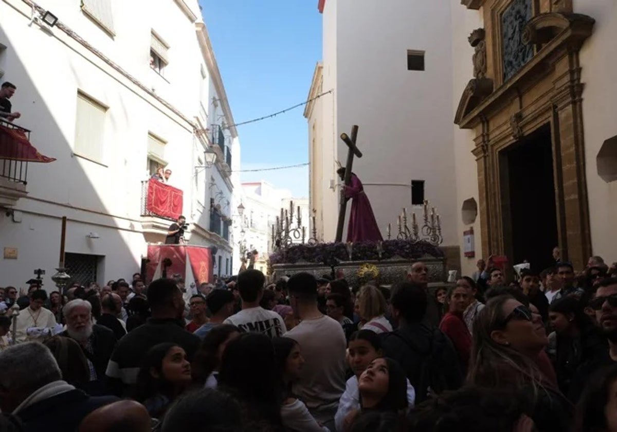 Salida del Nazareno de la Obediencia desde la Merced