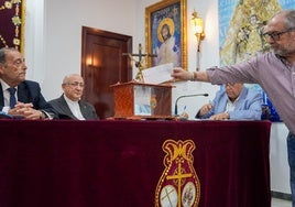 Respaldo mayoritario al presidente de las cofradías de Cádiz, Juan Carlos Jurado
