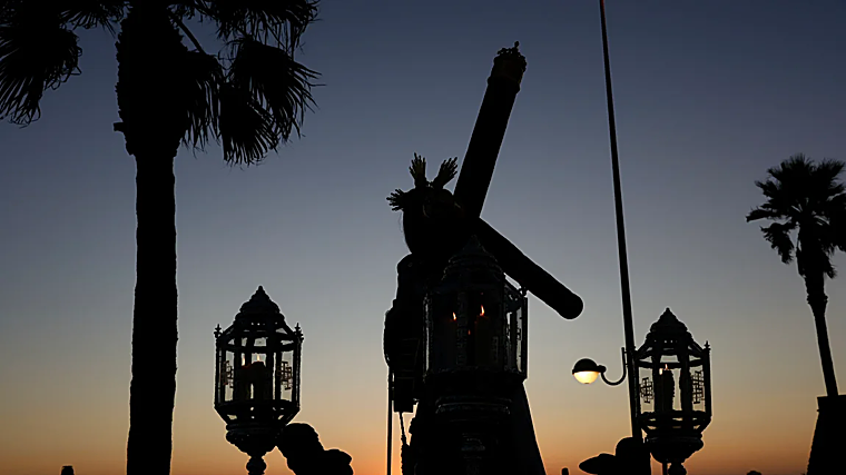 Jesús Nazareno en la puesta de sol