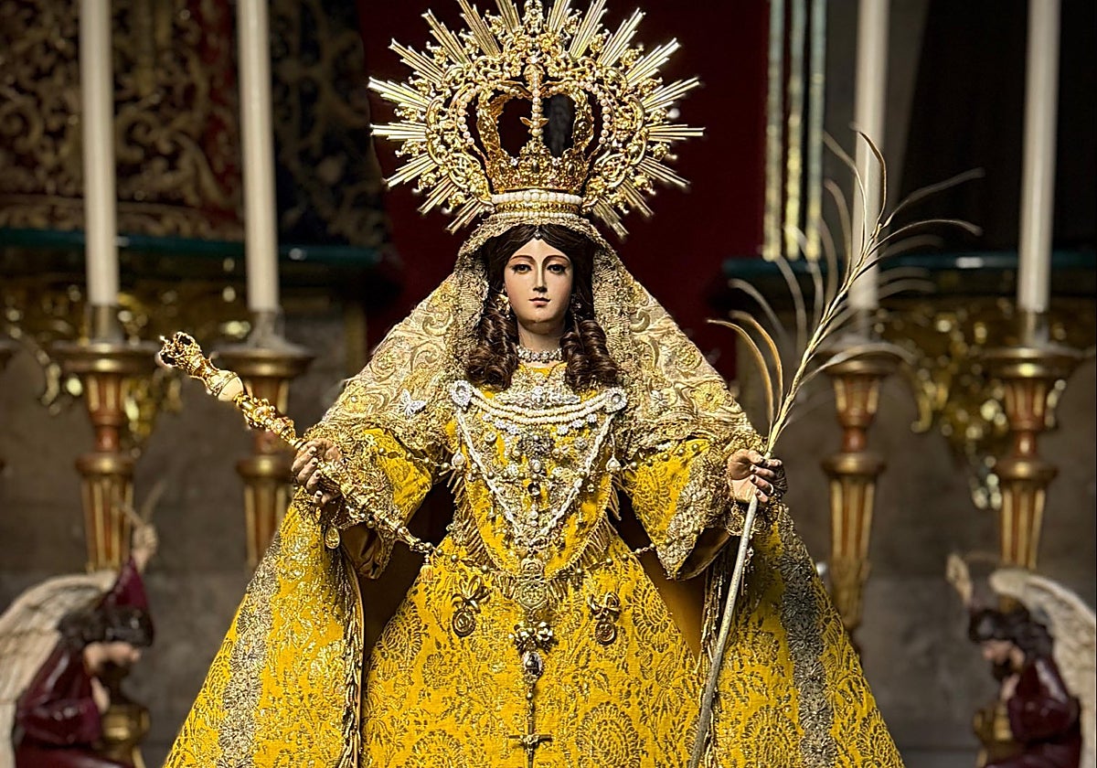 La Virgen de la Palma, ya vestida para la Novena