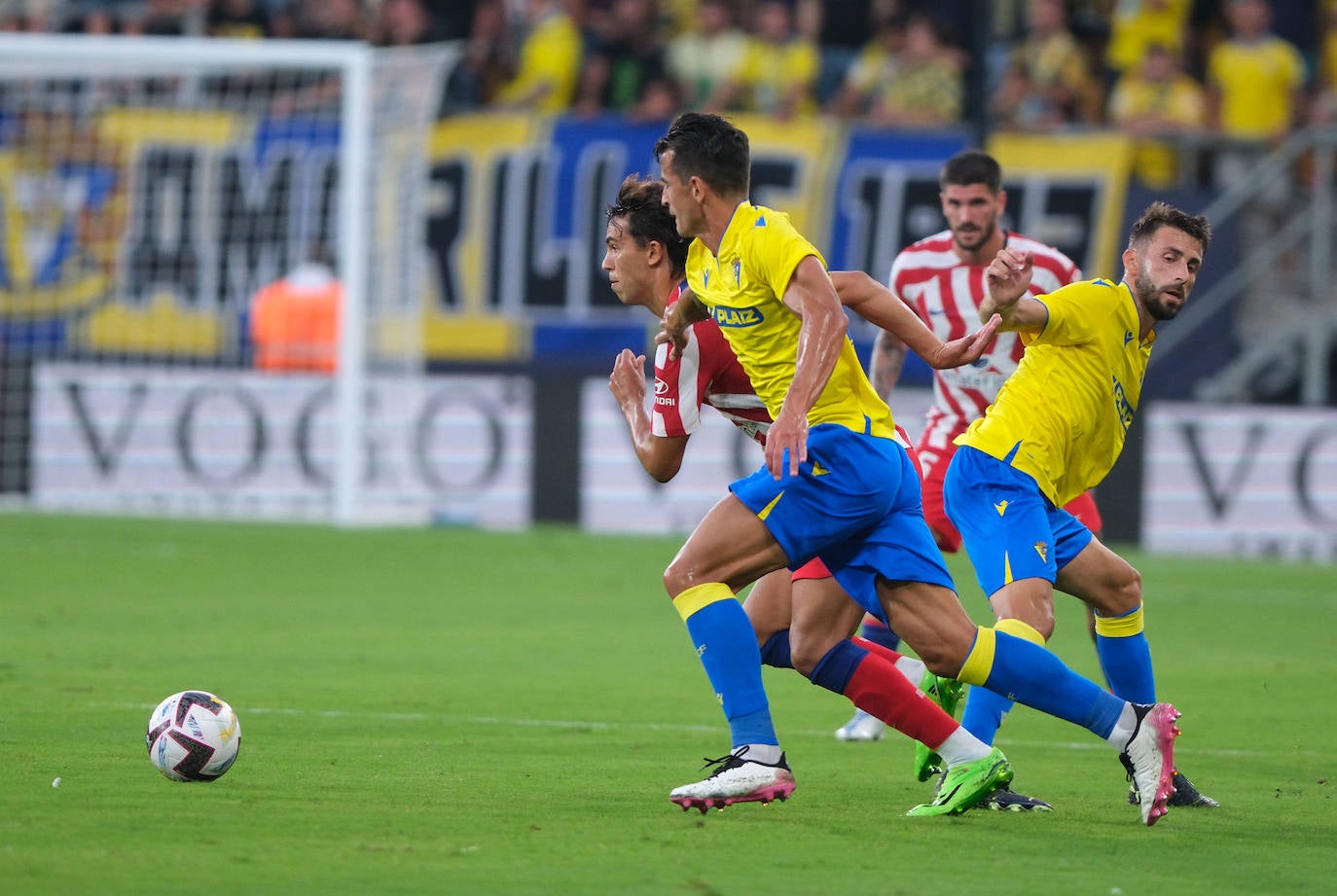 Las imágenes del Cádiz CF- Atlético de Madrid en el Trofeo Carranza