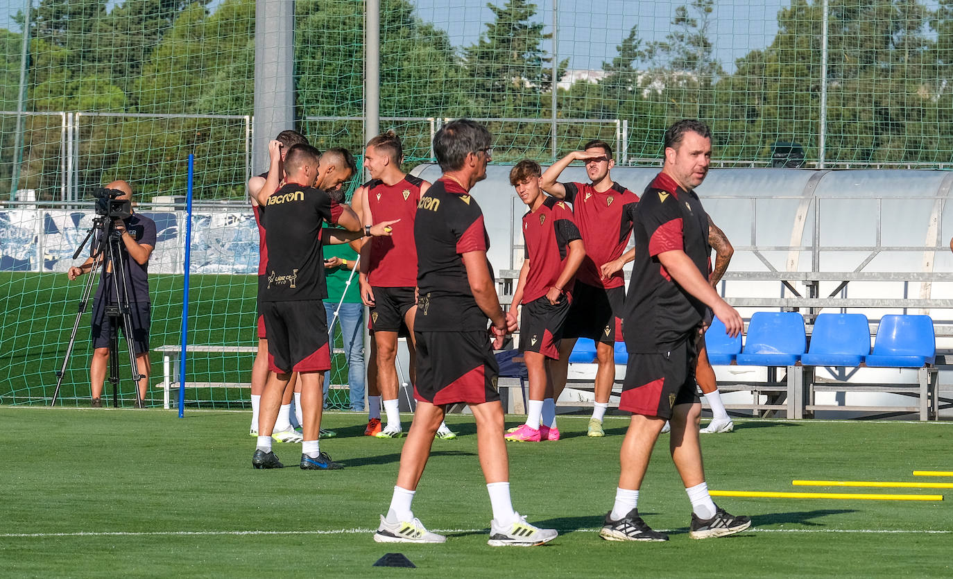 El regreso a los entrenamientos del Cádiz, en imágenes