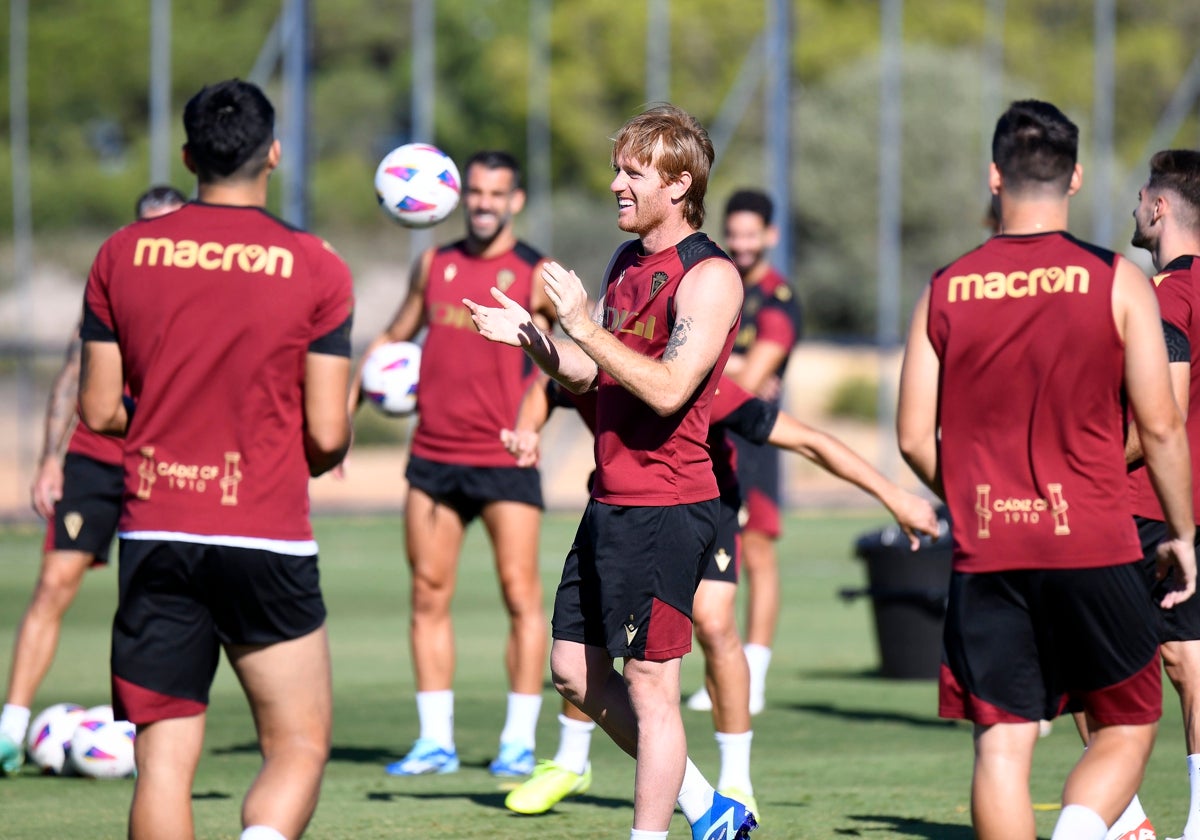 Las circunstancias en el centro del campo obligará a Sergio a contar con Álex Fernández, al que reservó el pasado miércoles ante el Rayo