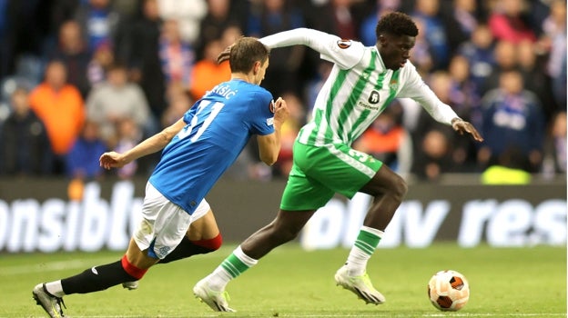 El estreno de Assane Diao con el Real betis fue en la Europa League ante el Rangers.