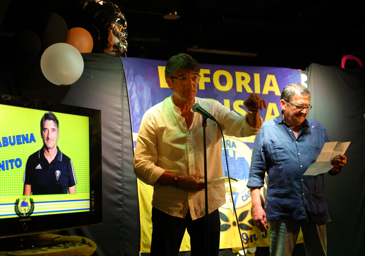 Juanito Marchante, en representación del club en la entrega de premios de la Peña Euforia Cadista