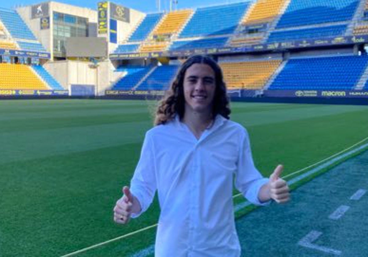 Alejandro Morata, joven defensa jerezano del Cádiz CF.