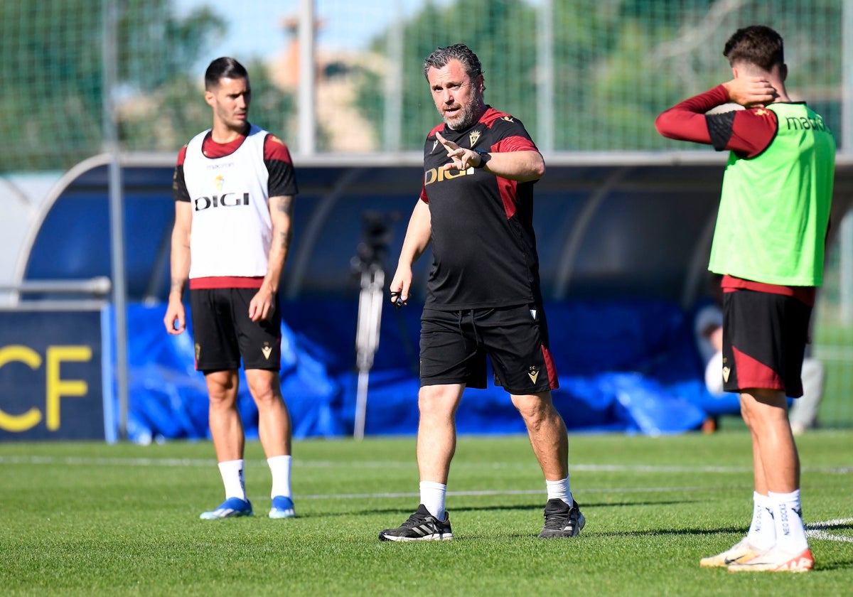 Sergio González para un partidillo de entrenamiento para ajustar algunos movimientos.