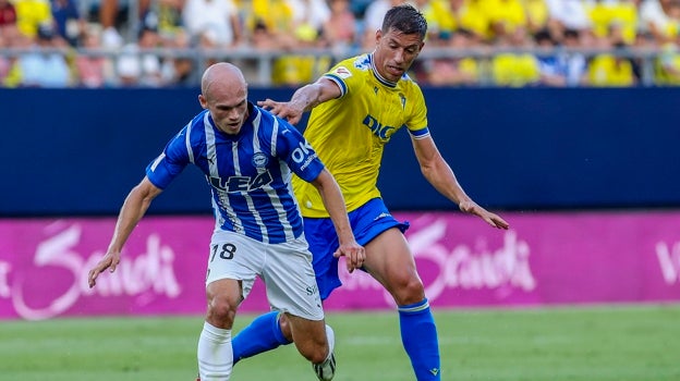 Rubén Alcaraz es insustituible en este Cádiz CF.