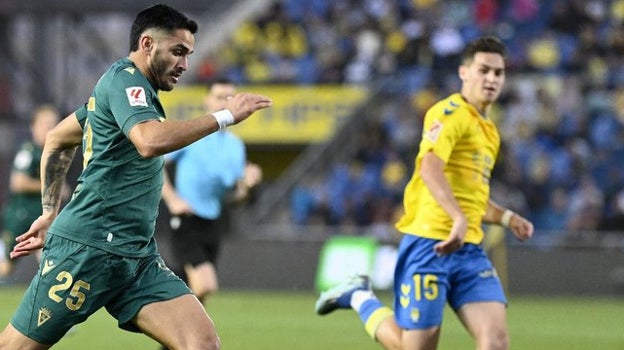 Maxi Gómez jugó más de una hora.