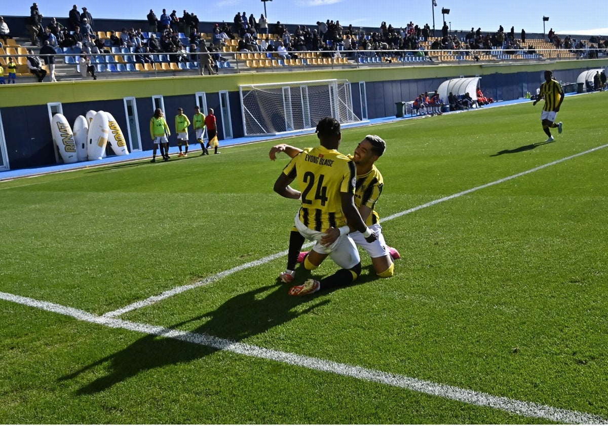 Etta Eyong celebra uno de sus tantos