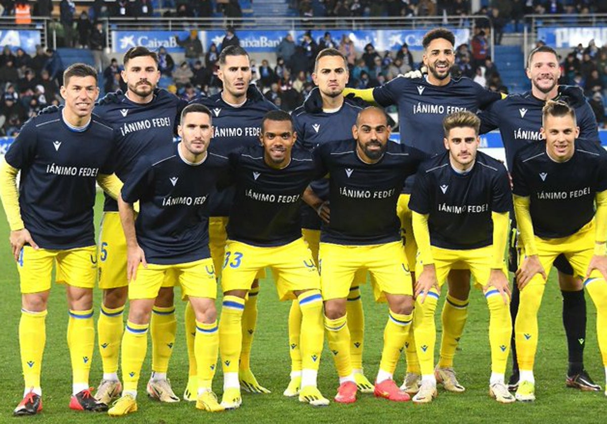 Once titular del Cádiz CF en Mendizorroza ante el Deportivo Alavés.