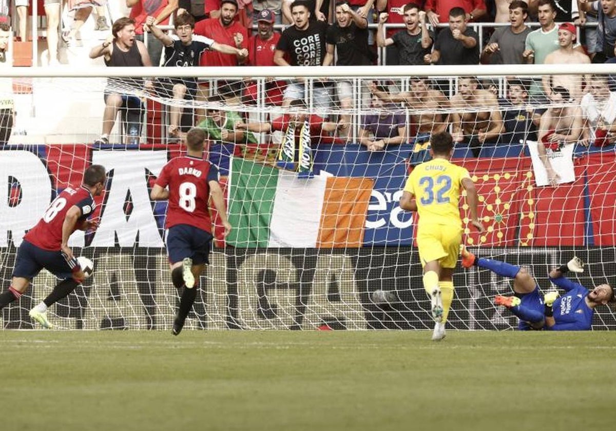 El Cádiz CF no saca buenos resultados de El Sadar ante el Osasuna.