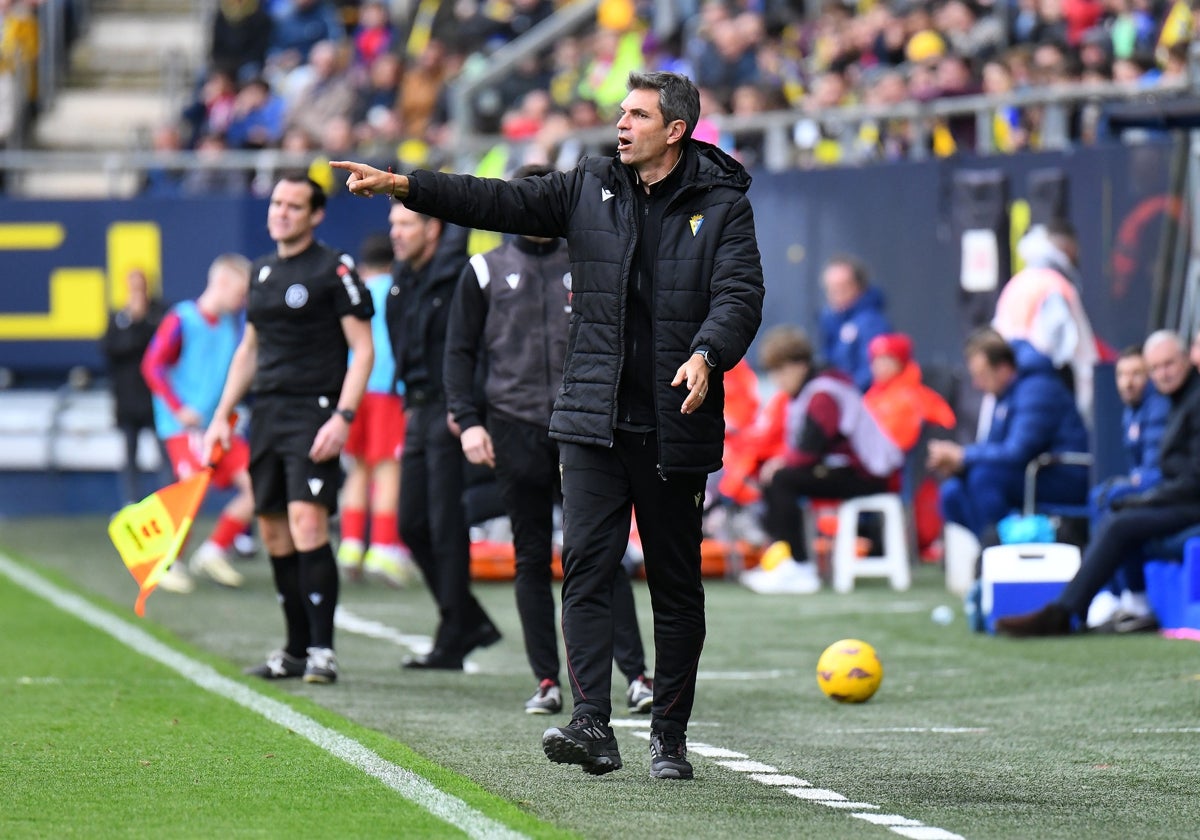 El entrenador argentino pudo saborear su primer triunfo como entrenador del Cádiz el pasado sábado en el estadio Carranza