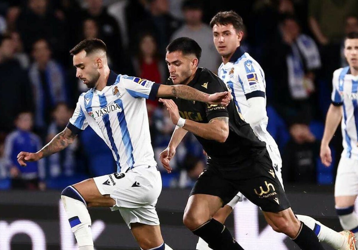 Maxi Gómez ante la Real Sociedad