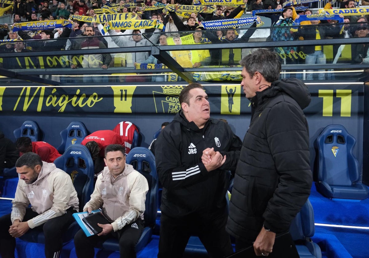 Sanvodal saluda a Pellegrino antes del partido