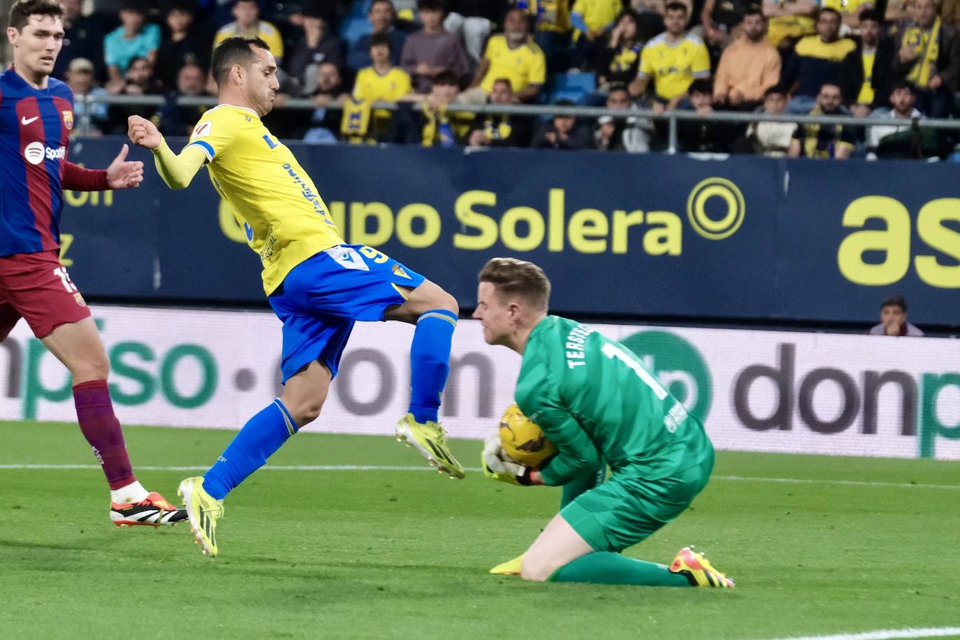 Cádiz CF-Barcelona: las fotos del partido