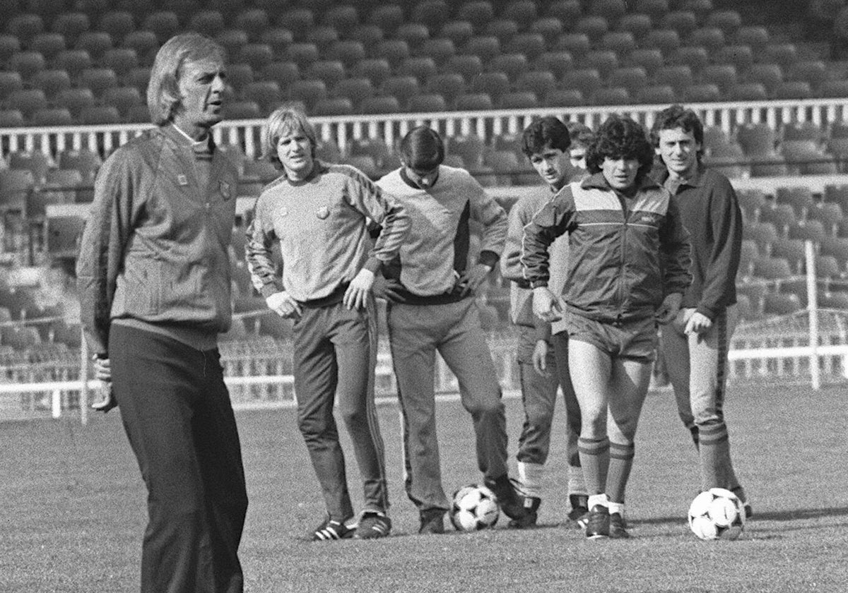 César Luis Menotti cuando era entrenador del Barça.